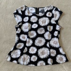 Halogen S blouse w/ b&w flower design. Cap sleeves